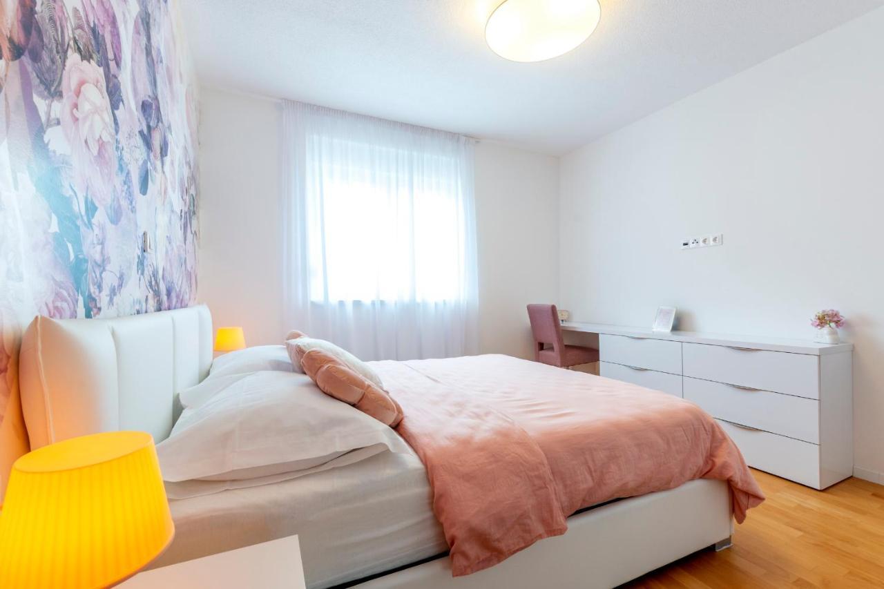 Rose Apartment Kastela Exterior photo